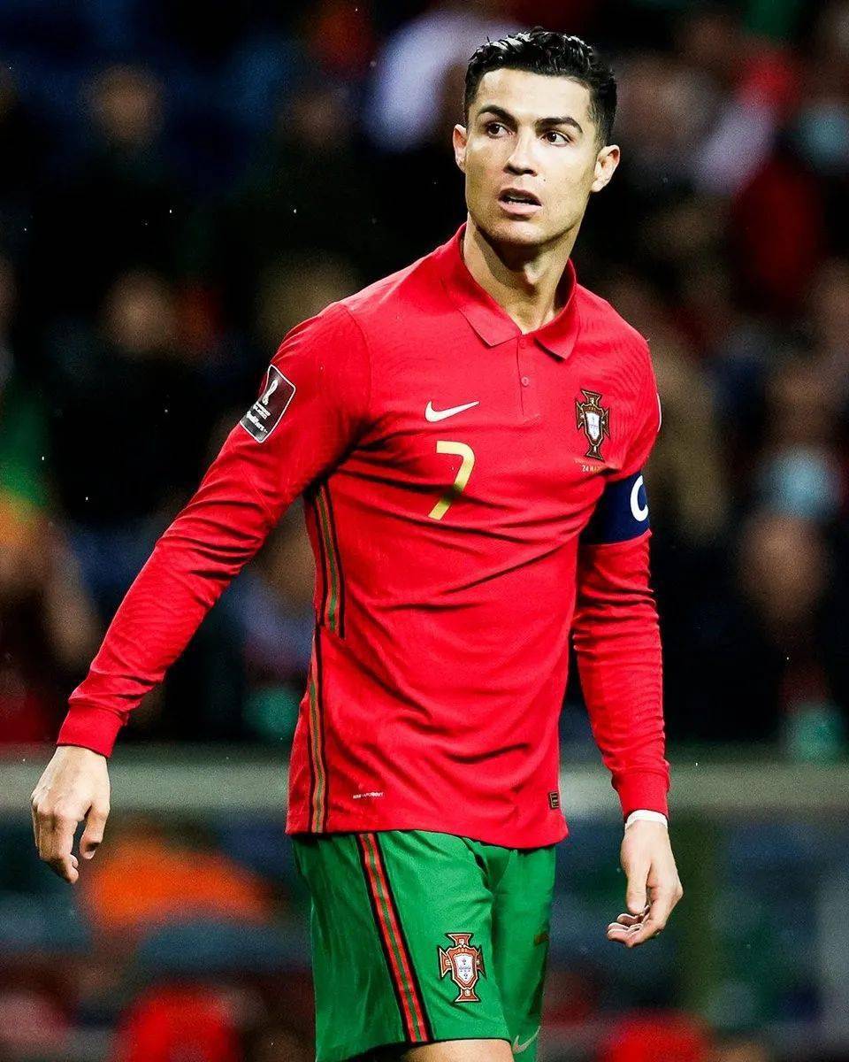 一人持车游 一人持车游