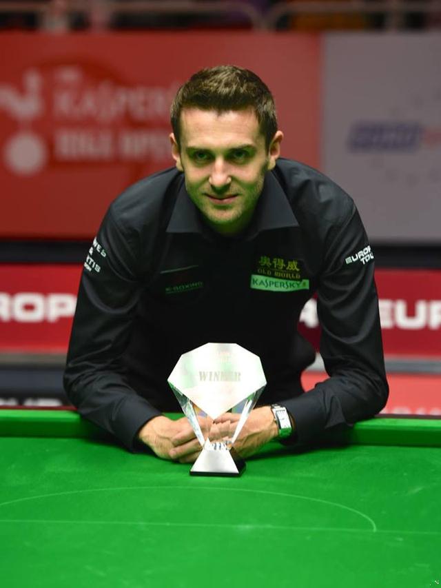 在湿牌面持 在湿牌面持